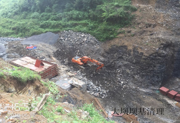 大方縣貓場鎮(zhèn)大龍井山塘建設(shè)項(xiàng)目壩基開挖